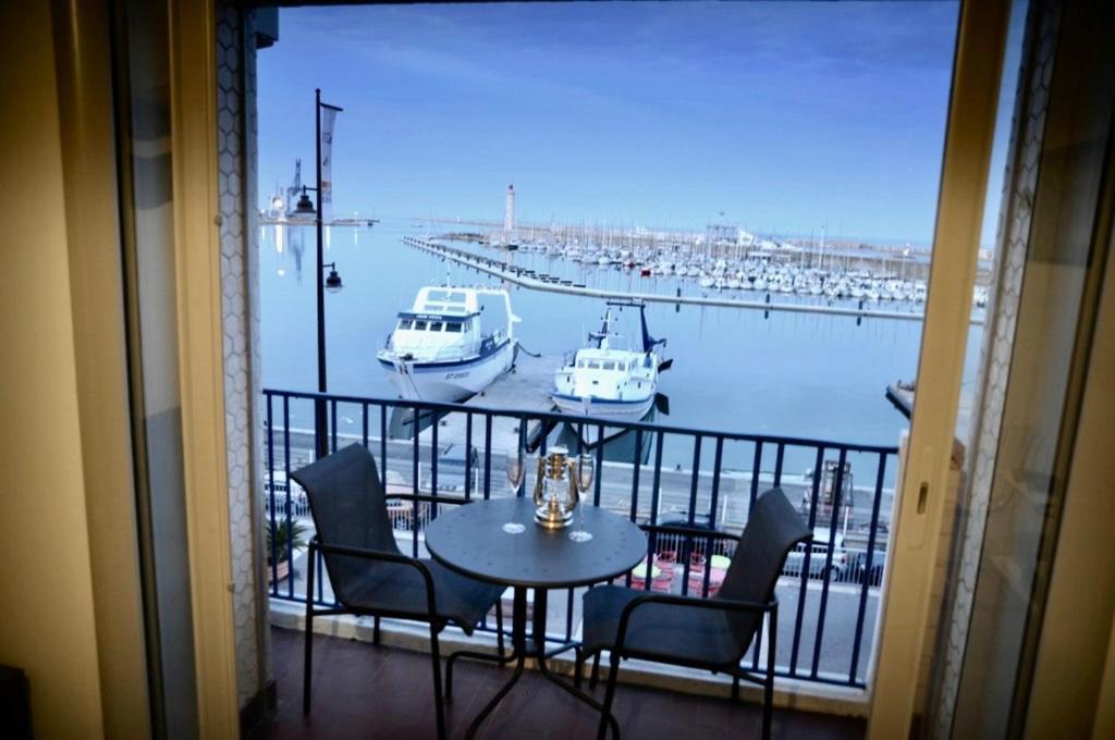 "Luigi" Balcon Sur La Mer Et Le Port De Sète Kültér fotó