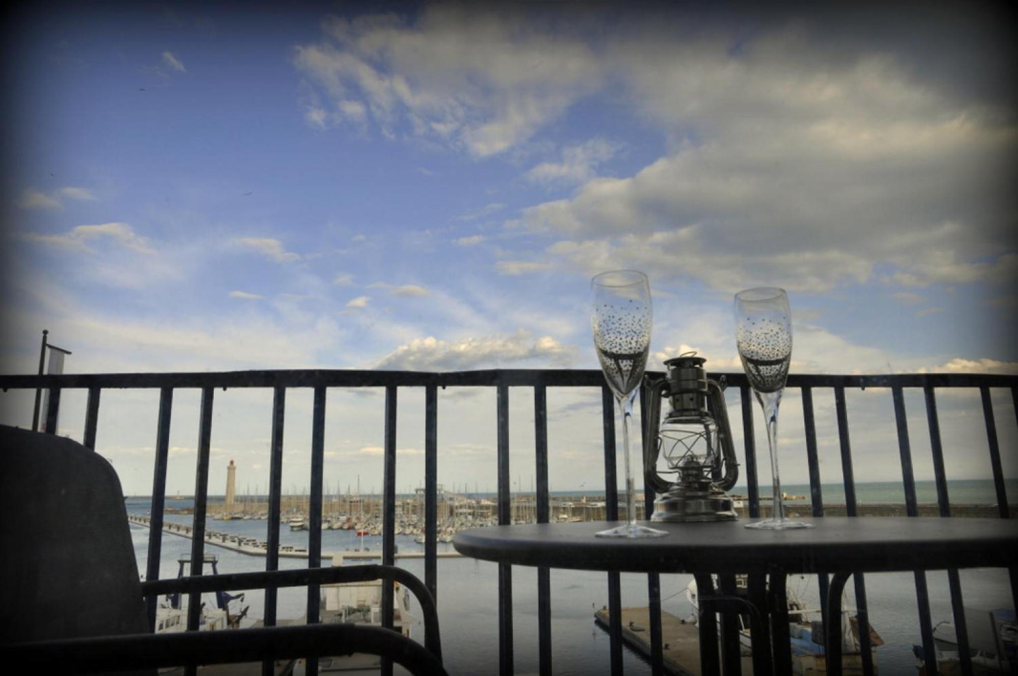 "Luigi" Balcon Sur La Mer Et Le Port De Sète Kültér fotó